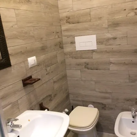 ベッド・アンド・ブレックファスト Villagus プラーイア・ア・マーレ